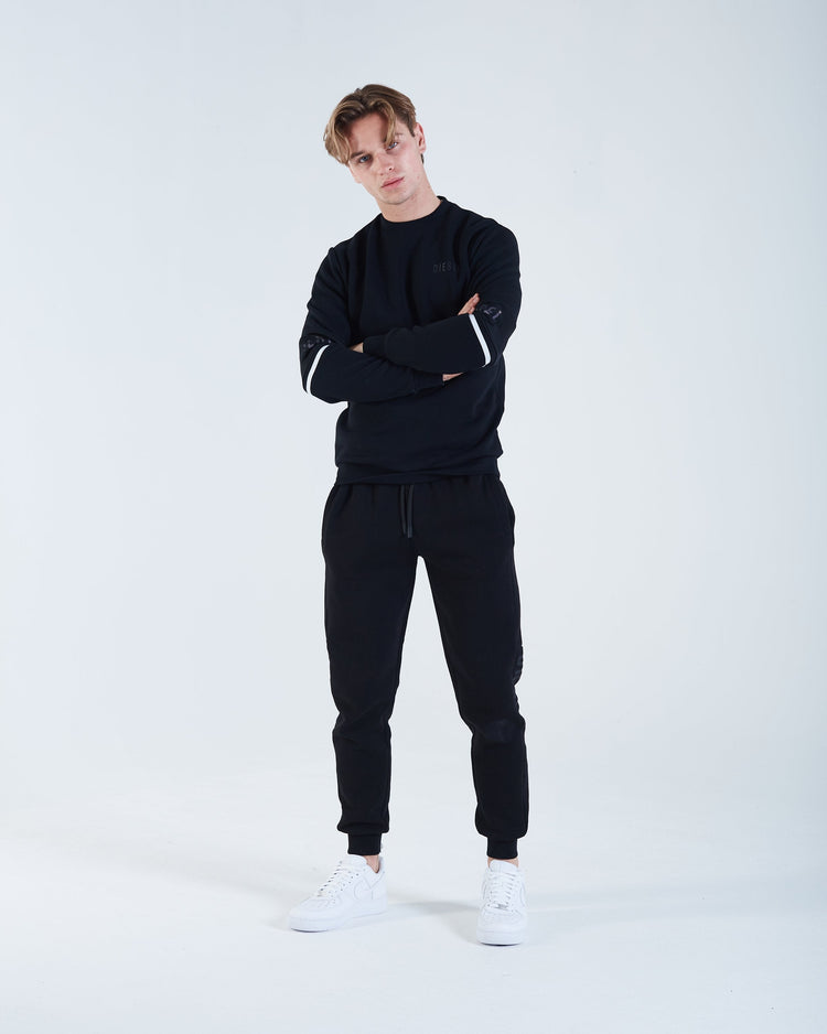 Claus Sweater Black